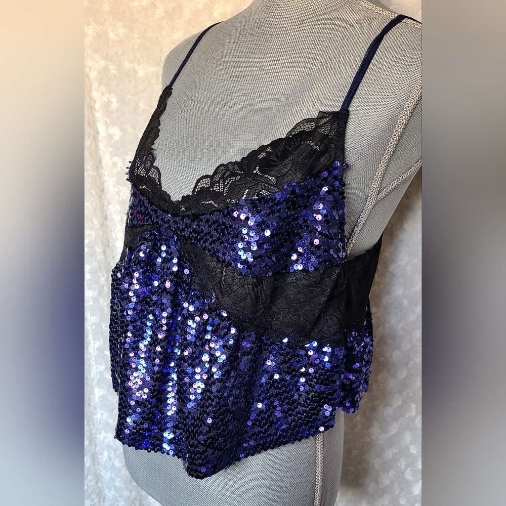 Free PEOPLE Right Rhythm Sequin Cropped Camisole Size Large - Picture 2 of 7